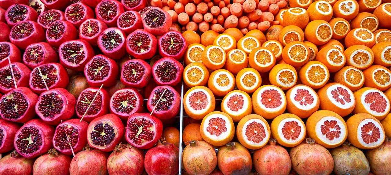 How to Incorporate Pomegranate Extract into Your Diet